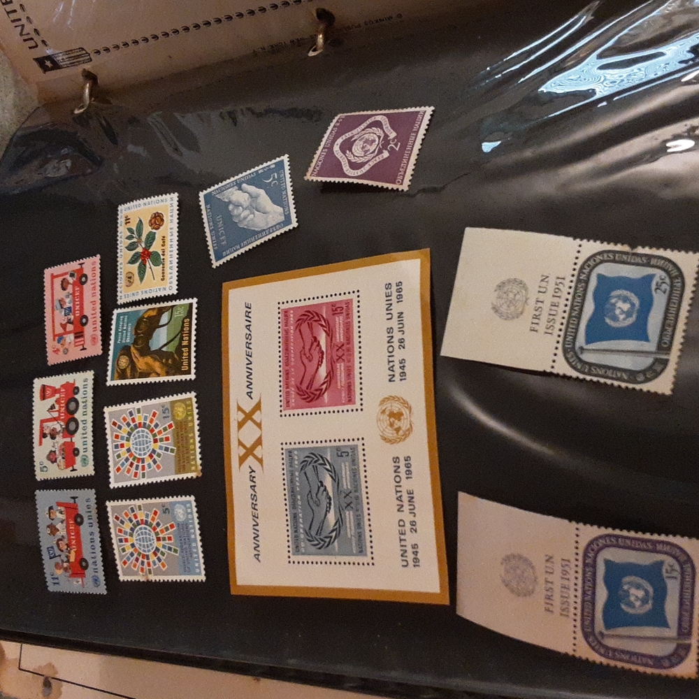 OLD UNITED NATIONS STAMPS